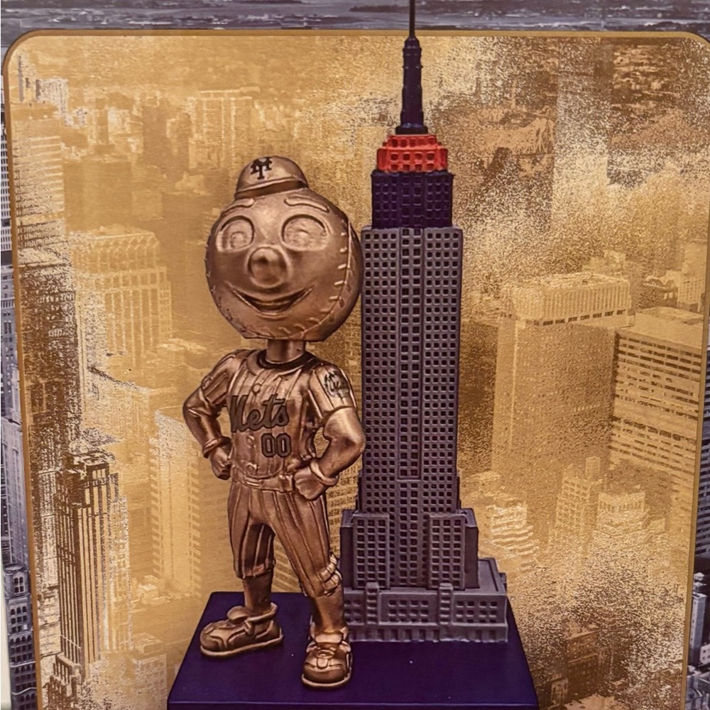 NY Mets Mr Met Empire State Building gold bobblehead